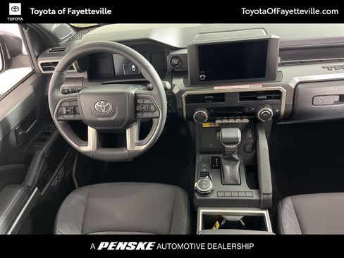 Certified 2025 Toyota Tacoma SR5 w/ SR5 Upgrade Package AWD/4WD image 5