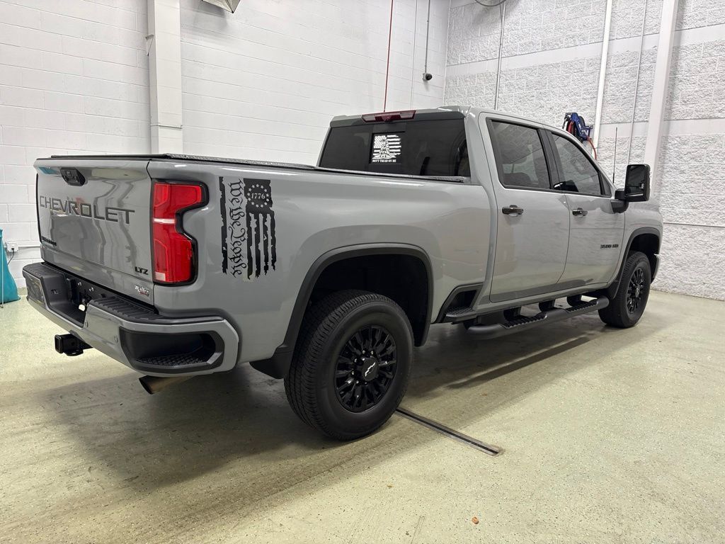 Used 2024 Chevrolet Silverado 3500 LTZ w/ LTZ Plus Package AWD/4WD image 4