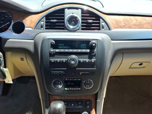 Used 2011 Buick Enclave CXL FWD image 12