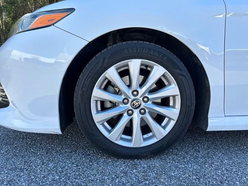Used 2020 Toyota Camry LE image 6