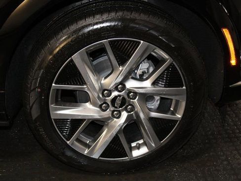 New 2026 Cadillac Optiq Luxury 1 RWD image 36