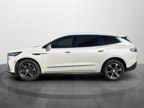 Used 2022 Buick Enclave Essence w/ Experience Buick Package image 2