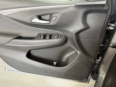 Used 2025 Buick Envista Sport Touring FWD image 14
