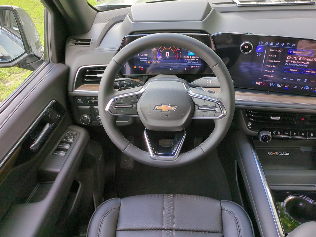 Used 2025 Chevrolet Tahoe High Country RWD image 16