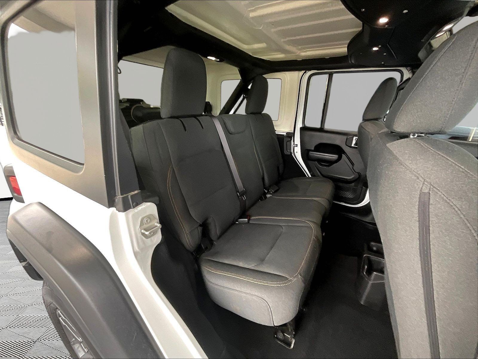 Used 2024 Jeep Wrangler Unlimited Sport AWD/4WD image 25