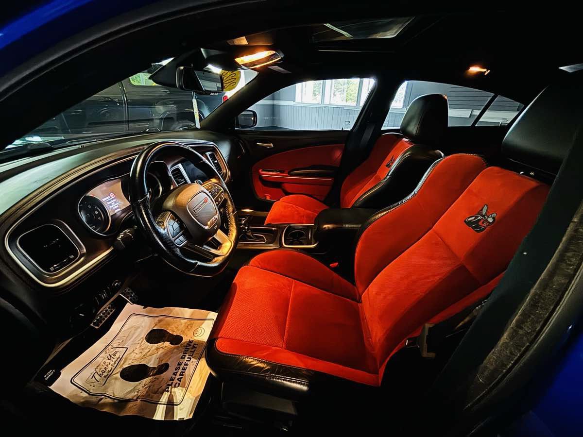 Used 2022 Dodge Charger Scat Pack RWD image 31