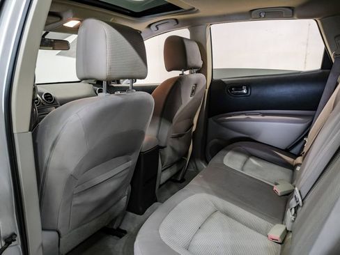 Used 2009 Nissan Rogue SL w/ Moonroof Pkg image 34