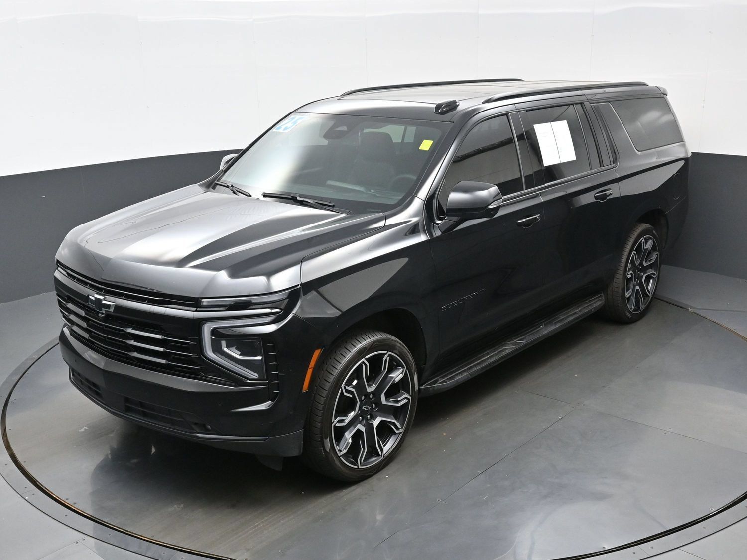 Used 2025 Chevrolet Suburban RST w/ RST Capability Package AWD/4WD image 40