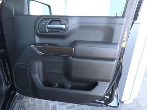 Used 2022 Chevrolet Silverado 1500 RST w/ LPO, Dark Essentials Package image 9