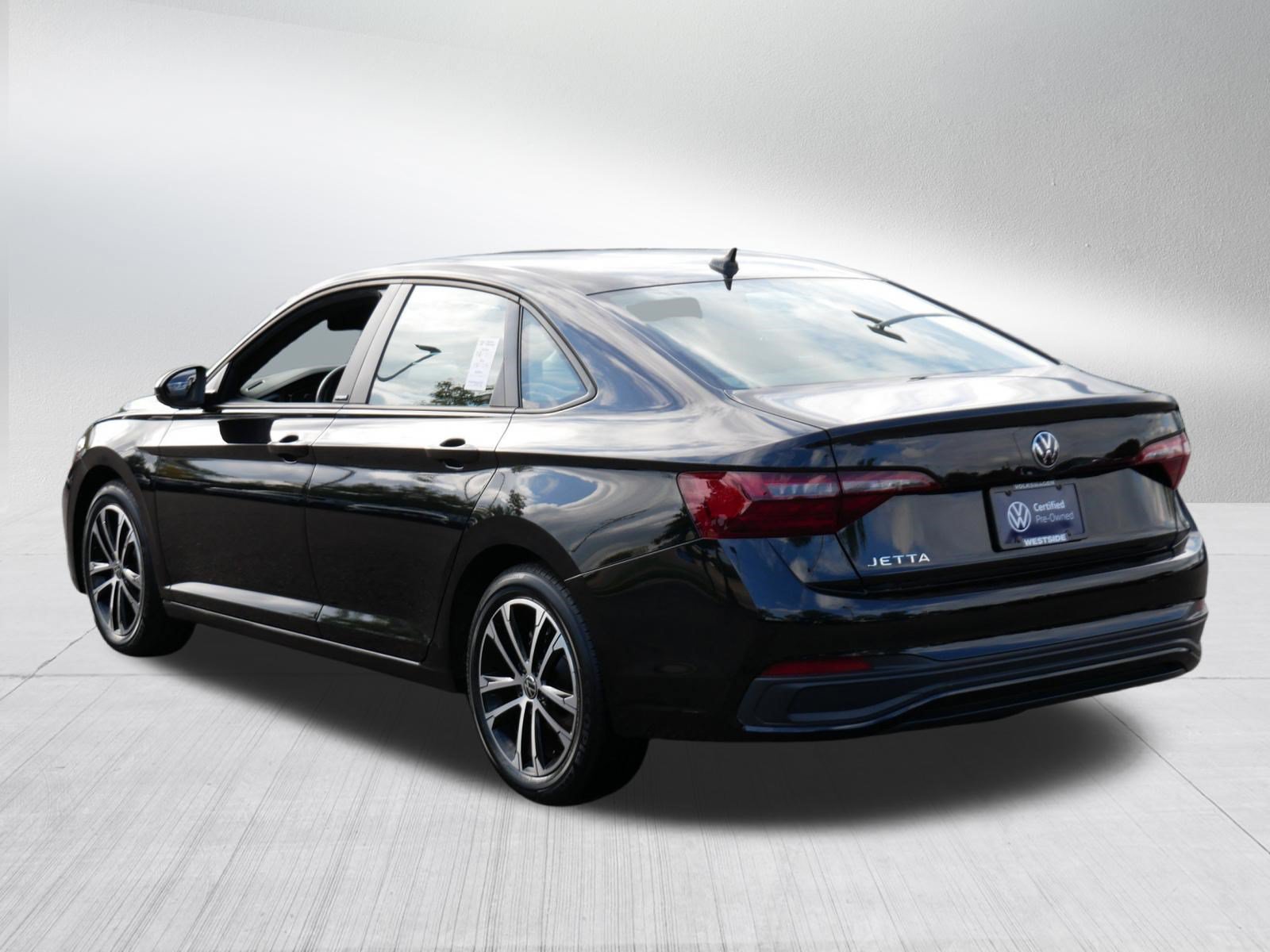 Certified 2024 Volkswagen Jetta Sport FWD image 5