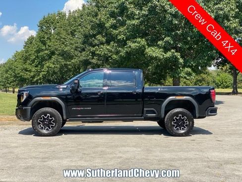 Used 2025 GMC Sierra 2500 AT4X AWD/4WD image 4