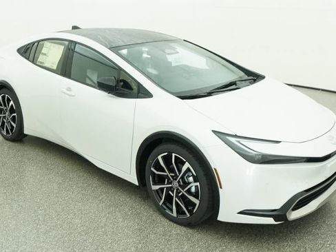 New 2026 Toyota Prius Plug-In Hybrid image 13