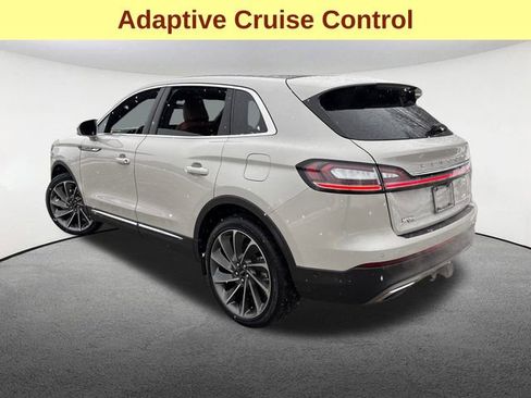 Used 2022 Lincoln Nautilus Reserve w/ Equipment Group 201A image 10