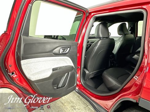 New 2026 Jeep Compass Latitude image 13