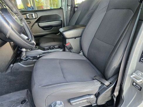 Used 2023 Jeep Gladiator Sport image 16