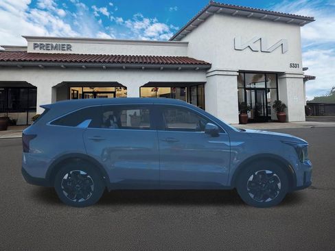 New 2026 Kia Sorento LX image 9