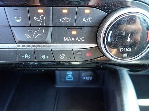 Used 2022 Ford Escape SE w/ SE Sport Appearance Package AWD/4WD image 27