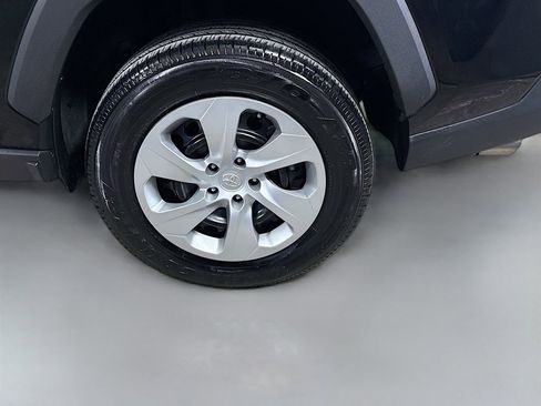 Certified 2022 Toyota RAV4 LE image 29