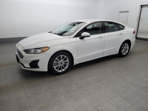 Used 2020 Ford Fusion SE FWD image 2