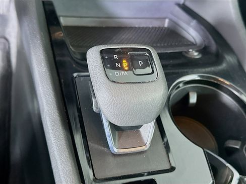 Used 2023 Nissan Rogue SV image 24