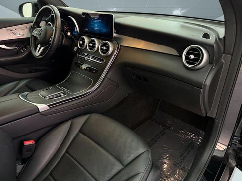 Certified 2022 Mercedes-Benz GLC 300 image 20