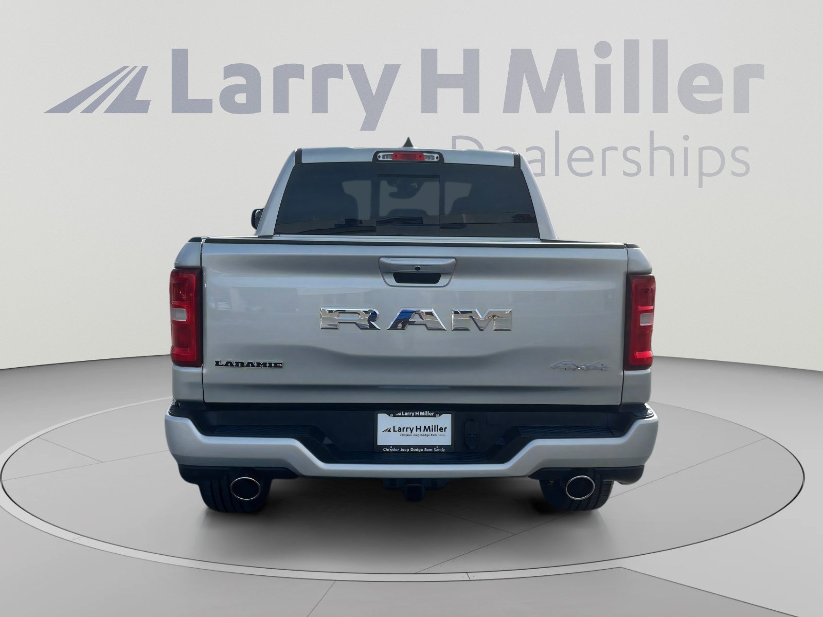 New 2026 RAM 1500 Laramie AWD/4WD image 4