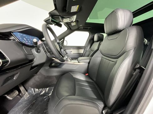 Used 2025 Land Rover Range Rover Sport Dynamic SE image 16