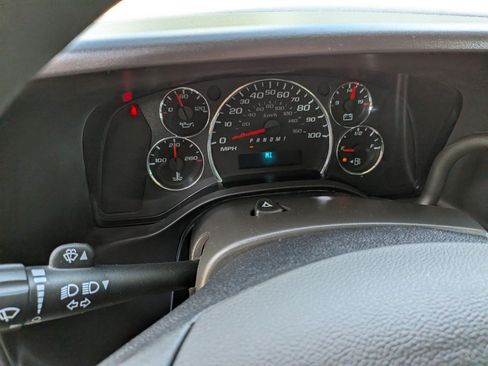 Used 2025 Chevrolet Express 2500 w/ Driver Convenience Package RWD image 20