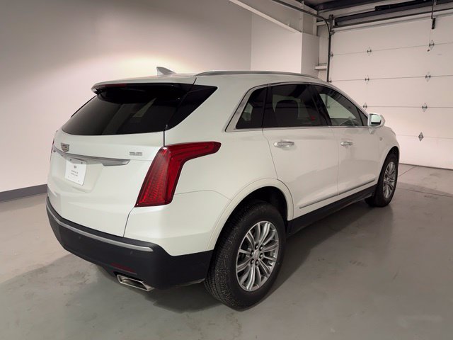 Used 2017 Cadillac XT5 Luxury w/ Driver Awareness Package FWD image 6