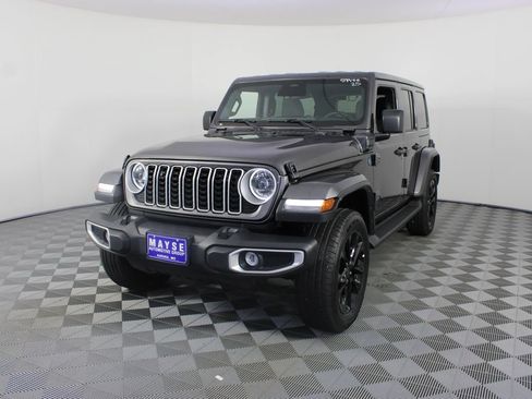 Used 2025 Jeep Wrangler Unlimited Sahara AWD/4WD image 20