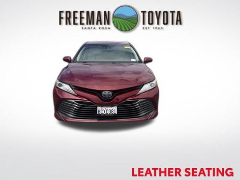 Used 2018 Toyota Camry XLE FWD image 3