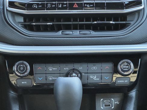 New 2026 Jeep Compass Limited AWD/4WD image 19