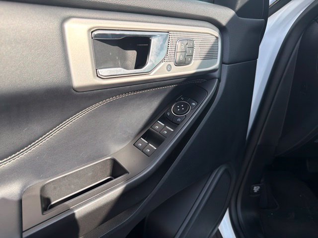 Used 2020 Ford Explorer Limited AWD/4WD image 11