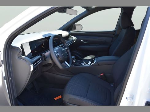 New 2025 Hyundai Santa Cruz SE AWD/4WD image 11