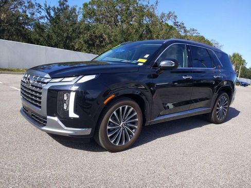 Used 2023 Hyundai Palisade Calligraphy image 1