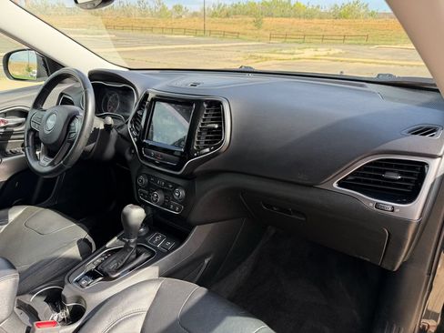 Used 2019 Jeep Cherokee Limited AWD/4WD image 27