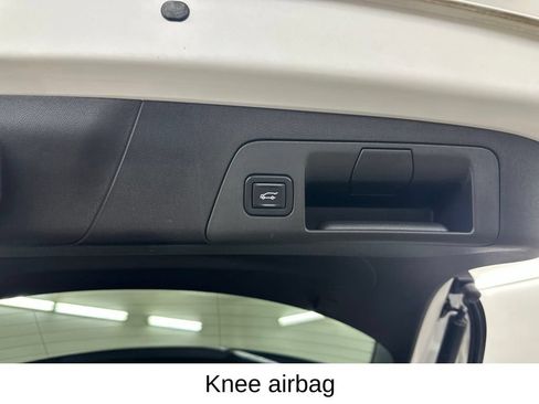 Used 2021 Buick Envision Essence AWD/4WD image 30