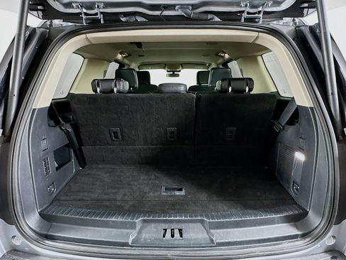 Used 2024 Ford Expedition XLT image 30