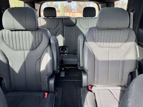 Used 2024 Hyundai Palisade Calligraphy image 19