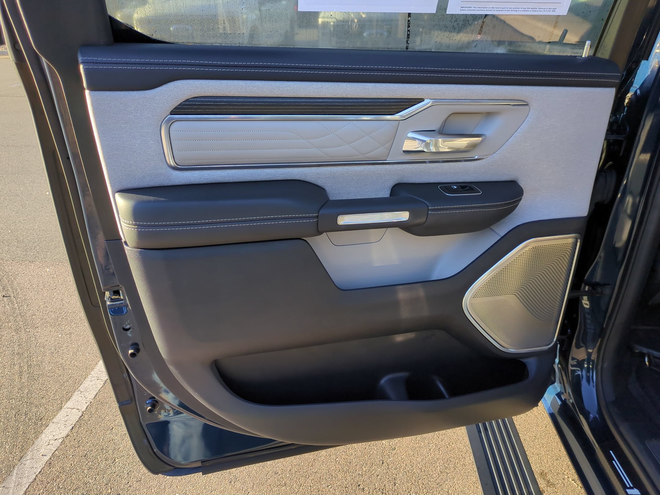 Used 2022 RAM 1500 Limited AWD/4WD image 30