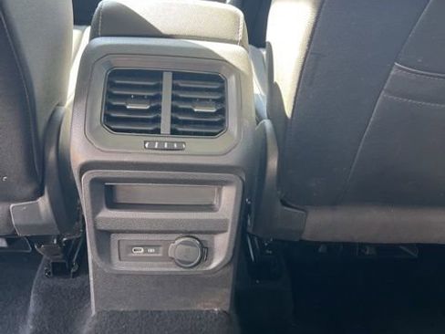 Used 2021 Volkswagen Tiguan SEL image 10