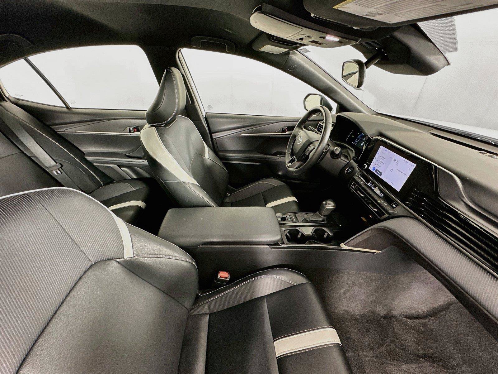 Used 2025 Toyota Camry SE FWD image 26
