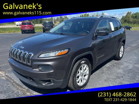 Used 2015 Jeep Cherokee Latitude w/ Comfort/Convenience Group AWD/4WD image 1