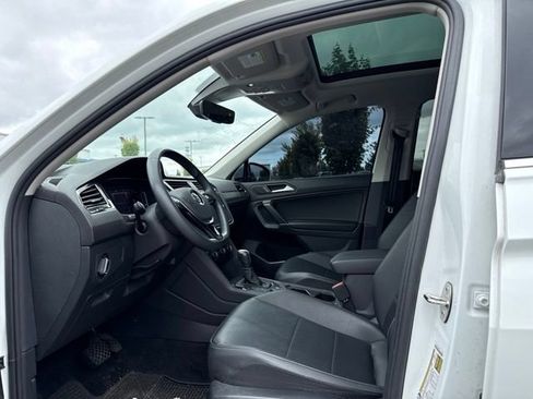 Used 2020 Volkswagen Tiguan SEL w/ 3rd Row Seat Package AWD/4WD image 11