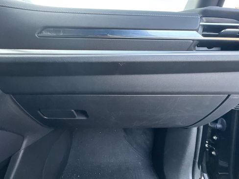 Used 2025 Chevrolet Traverse LT FWD image 36