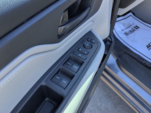 Used 2018 Honda Odyssey LX image 11