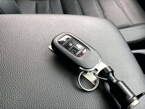 Used 2024 Honda CR-V EX-L image 11