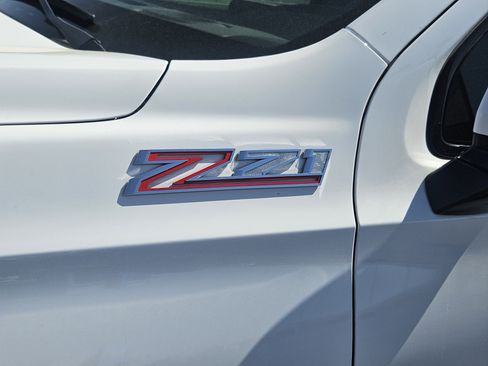 Used 2022 Chevrolet Tahoe Z71 w/ Luxury Package image 7