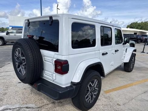 Used 2024 Jeep Wrangler Unlimited Sahara AWD/4WD image 11
