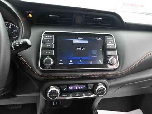 Used 2020 Nissan Kicks SR w/ SR Premium Package FWD image 21